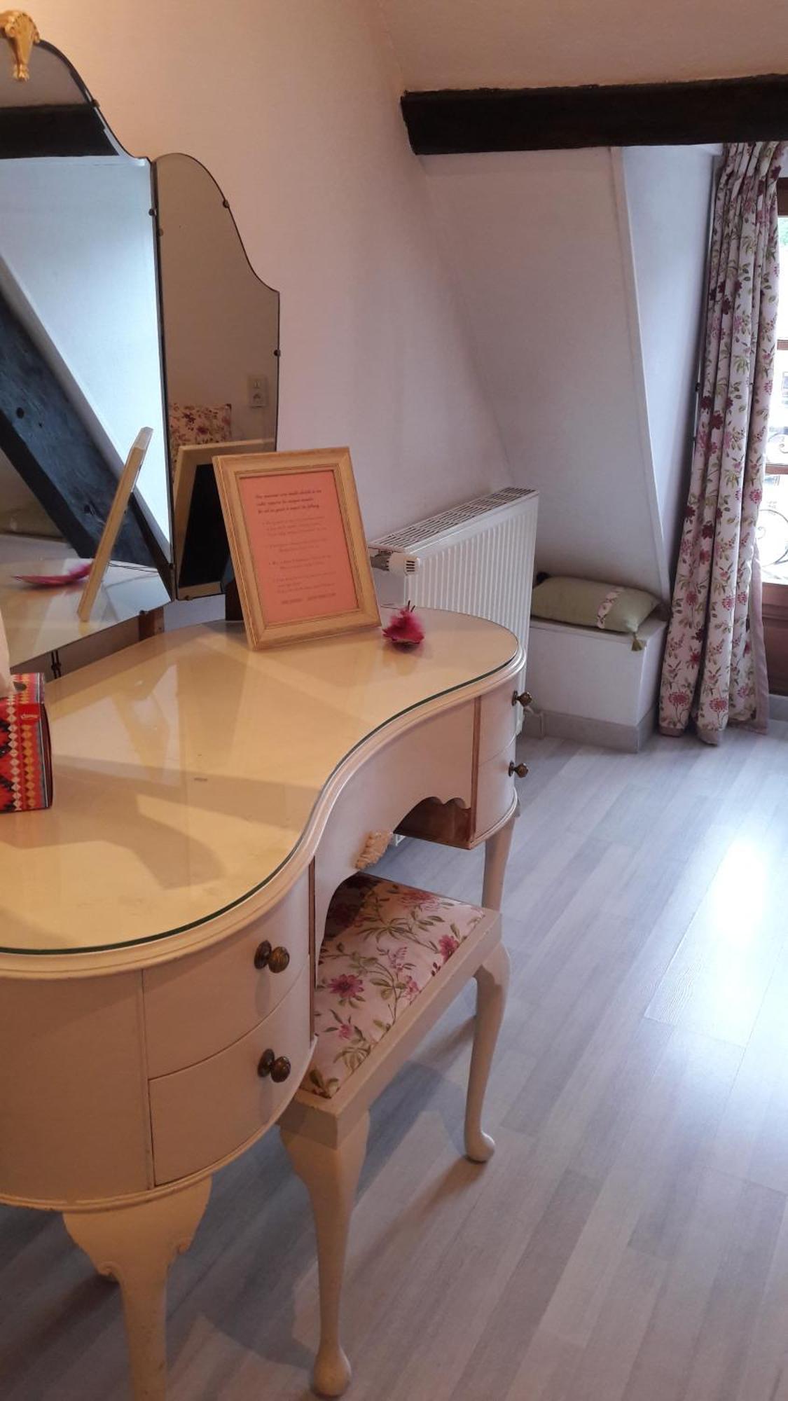 Le Poisson Ivre Bed & Breakfast Dinan Eksteriør bilde