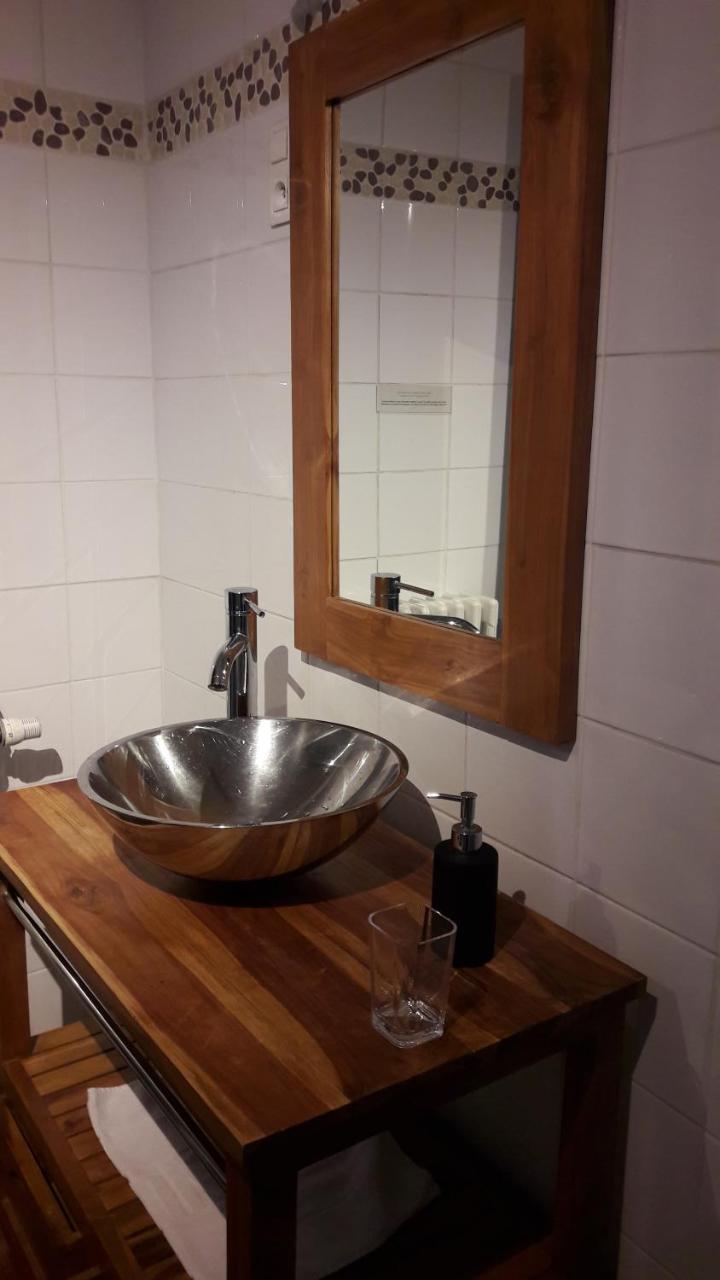 Le Poisson Ivre Bed & Breakfast Dinan Eksteriør bilde