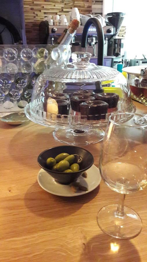 Le Poisson Ivre Bed & Breakfast Dinan Eksteriør bilde