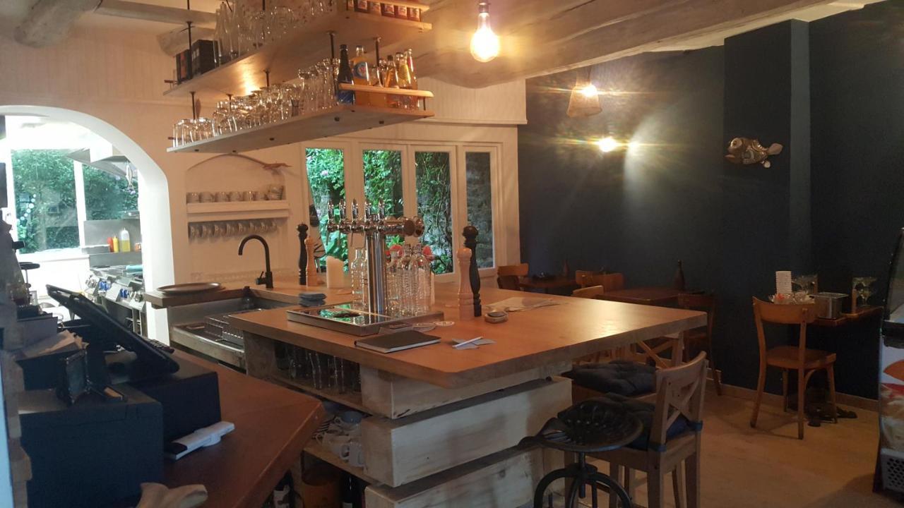 Le Poisson Ivre Bed & Breakfast Dinan Eksteriør bilde